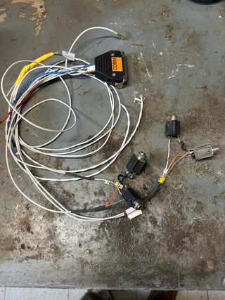 Radio Becker 4201 con cables y conectores