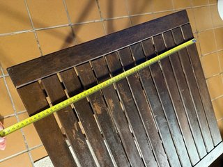 Mesa de madera exterior plegable.