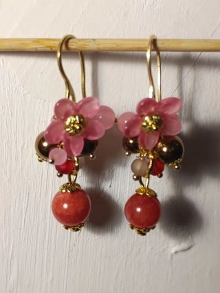 Orecchini fiori giada corallo acciaio oro