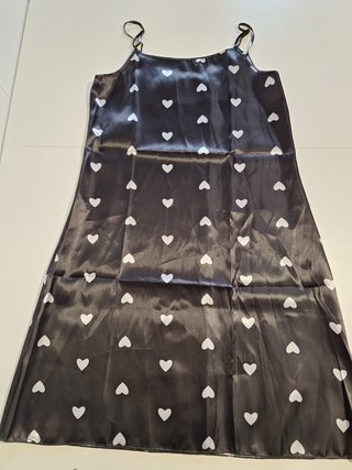 Camisón raso negro corazones talla única (NUEVO)