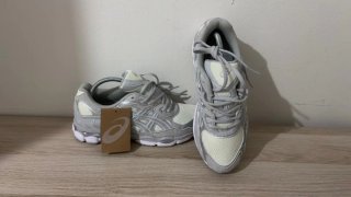Asics Gris y Blanco