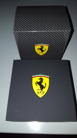 Reloj Scuderia Ferrari Negro y Rojo