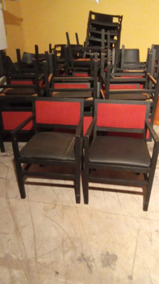 Sillas de comedor/hostelería negras y rojas