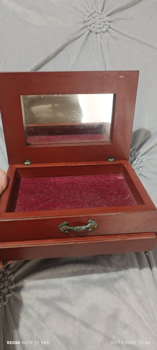 Portagioie in legno e metallo