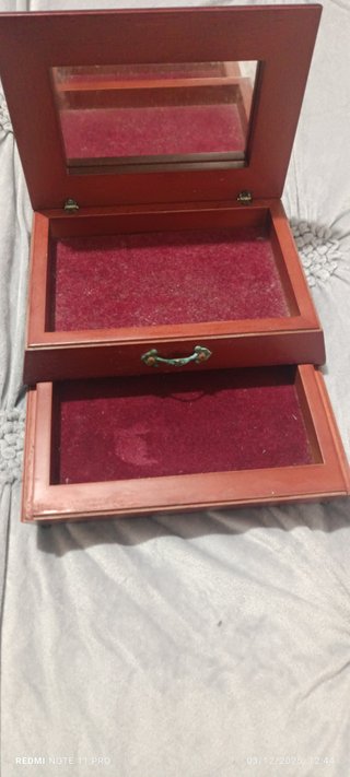 Portagioie in legno e metallo