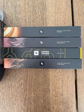 Cafetera Nespresso Pixie + dispensador