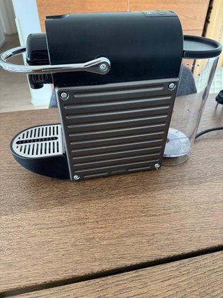 Cafetera Nespresso Pixie + dispensador