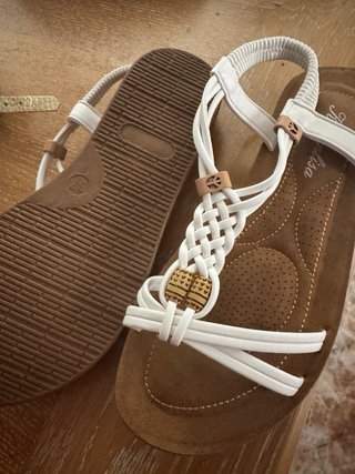 Sandalias blancas talla 37 sin estrenar