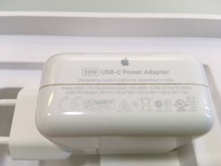 Cargador Apple 30W USBC MacBook Air /iPad / iPhone