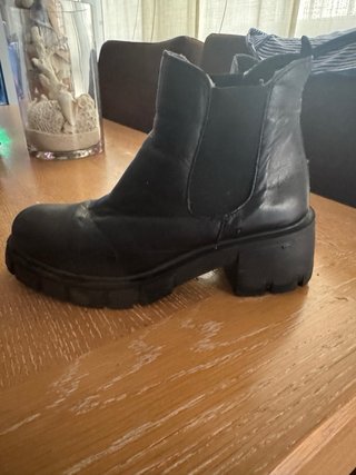 Botas de piel negras