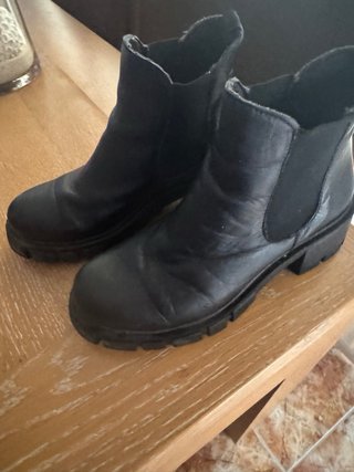 Botas de piel negras