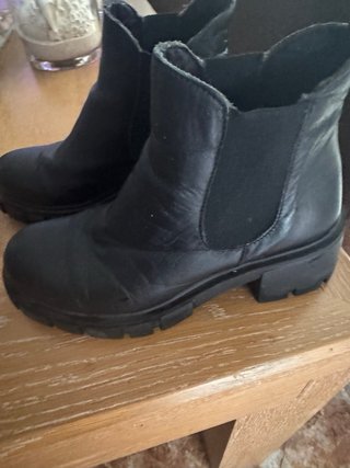 Botas de piel negras
