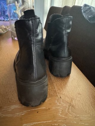 Botas de piel negras