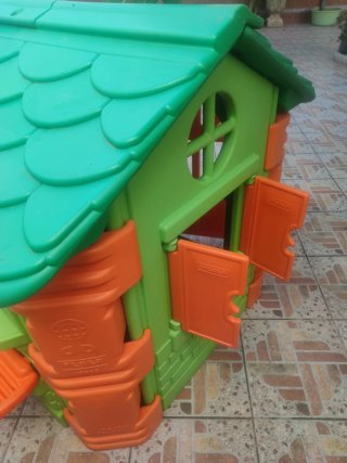 Casita de juegos infantil
