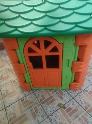 Casita de juegos infantil