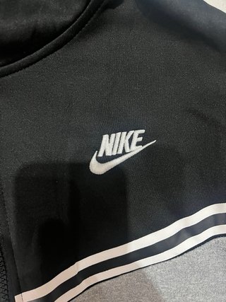 Chaqueta Nike Tech Fleece Negra y Gris y north fac