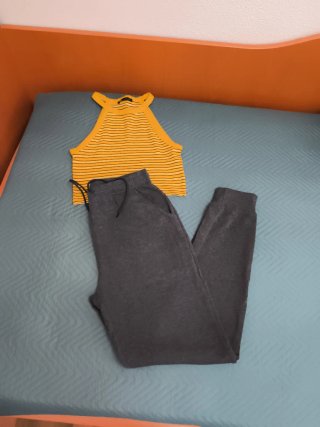 Conjunto: Pantalón chándal y camiseta
