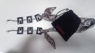 Colgante para gafas Guess