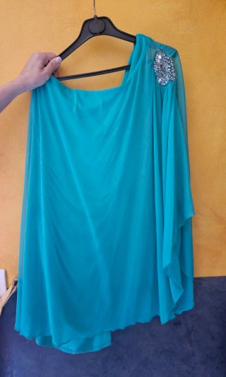 Vestido fiesta turquesa un hombro