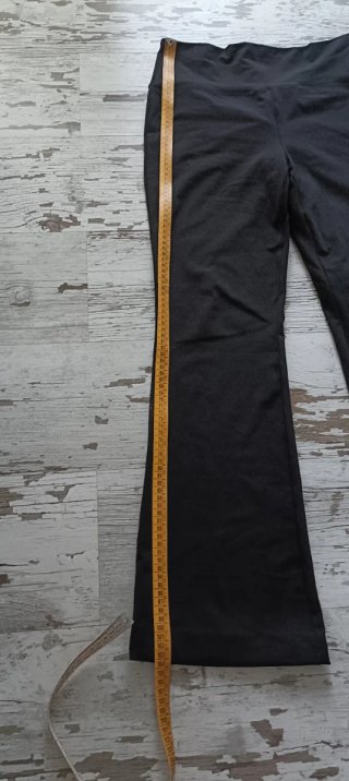 Pantalón deportivo flare negro