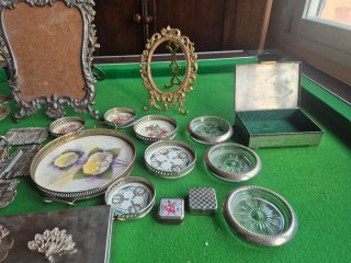 Lote antigüedades copas, marcos, tazas