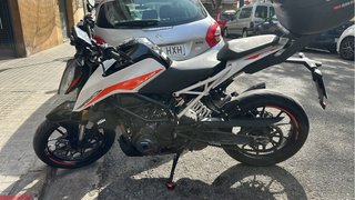 KTM Duke 390 2022 impoluta
