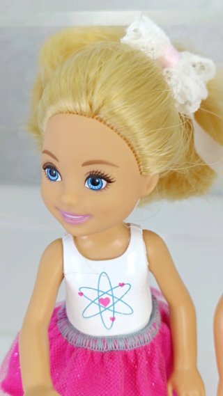 2 Muñecas Chelsea Barbie