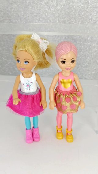 2 Muñecas Chelsea Barbie
