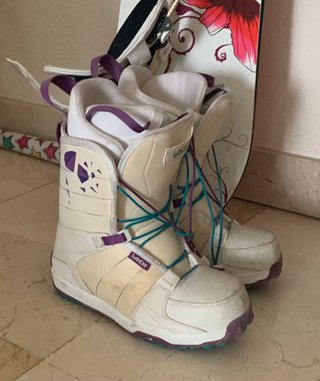Tabla Snowboard y Botas Talla 39