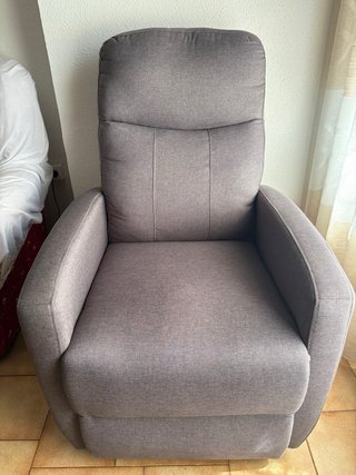 Sillón reclinable automático gris