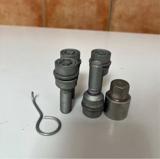 TORNILLOS ANTIRROBO VW GOLF AUDI  SEAT VW T4 T5 T6