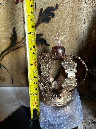 Corona ornamental religiosa para imagen