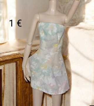 Vestiti per Barbie, guarda l'annuncio