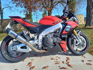 Aprilia Tuono V4 1100 RR Roja y Negra