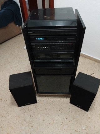 Equipo de música Panasonic con tocadiscos
