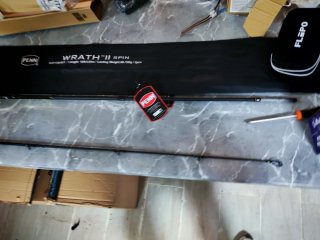 Caña de pescar negra