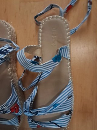 Sandalias/Alpargatas con Tiras Estampadas