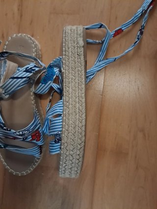 Sandalias/Alpargatas con Tiras Estampadas