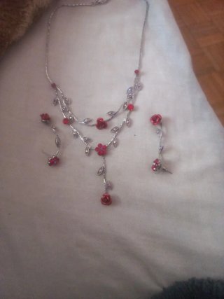 Collar y pendientes flor y hoja