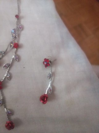 Collar y pendientes flor y hoja