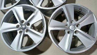 JUEGO LLANTAS VOLKSWAGEN TOURAN (1T1) AZV