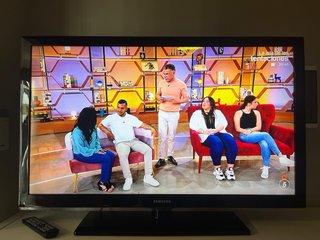 TV Samsung 50” + Piano Yamaha Clavinova + Lámpara