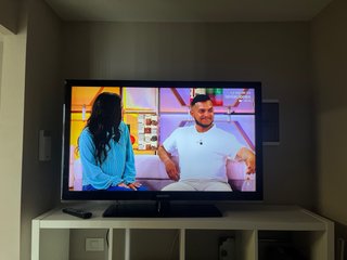 TV Samsung 50” + Piano Yamaha Clavinova + Lámpara