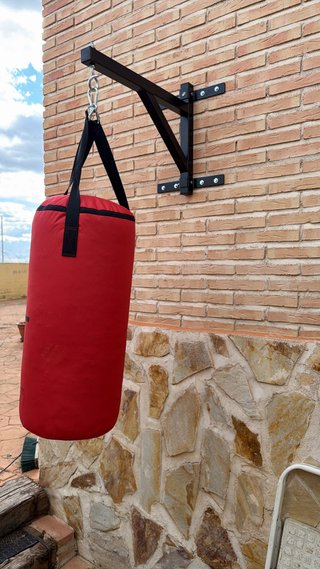 Saco boxeo y soporte pared