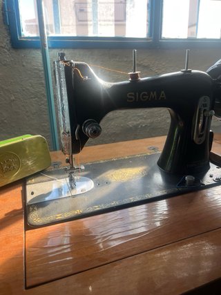2 Máquinas de coser antiguas Sigma