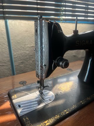 2 Máquinas de coser antiguas Sigma