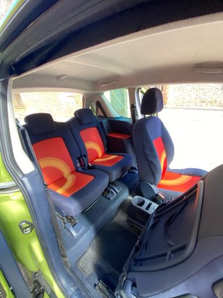 Peugeot 1007 2011