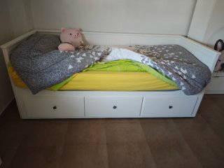 Estructura Diván HEMNES 3 cajones y cama extraible