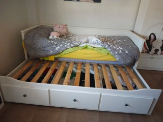 Estructura Diván HEMNES 3 cajones y cama extraible