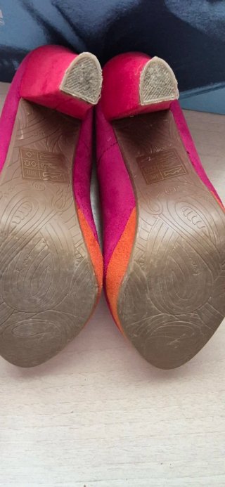 Zapatos de tacón Mustang rosa y naranja